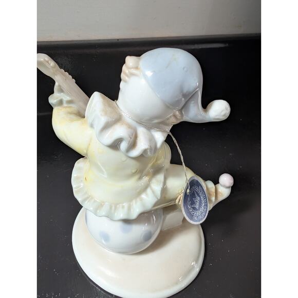 Whimsical Clown playing Lute - Picture 3 of 5